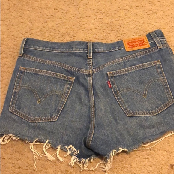 501 Levi cut off shorts - Picture 2 of 3